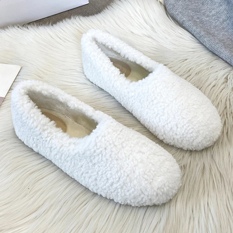 Plus Size 34-43 White Lambswool Loafers Womens Winter Cotton Shoes Warm Plush Mocassines Drone Womens Daily Woolen Leather Apartment 240827