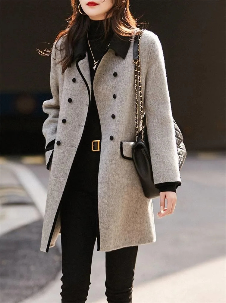 Autumn Womens AutumnWinter Wool Jacket Vintage Long Coat Korean Horn Button Elegant Thick Windproof Machine 240826