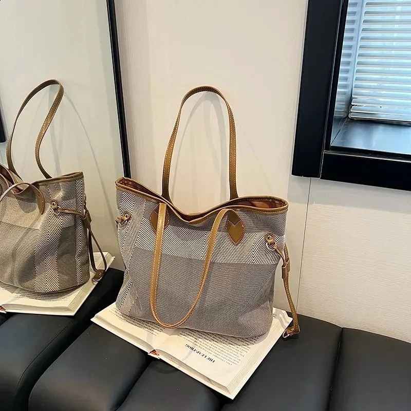 Minimalist Canvas Tote Bag Womens Handbag Selling Womens Multi Functional Shoulder Bag Bolsas Femininas 240827