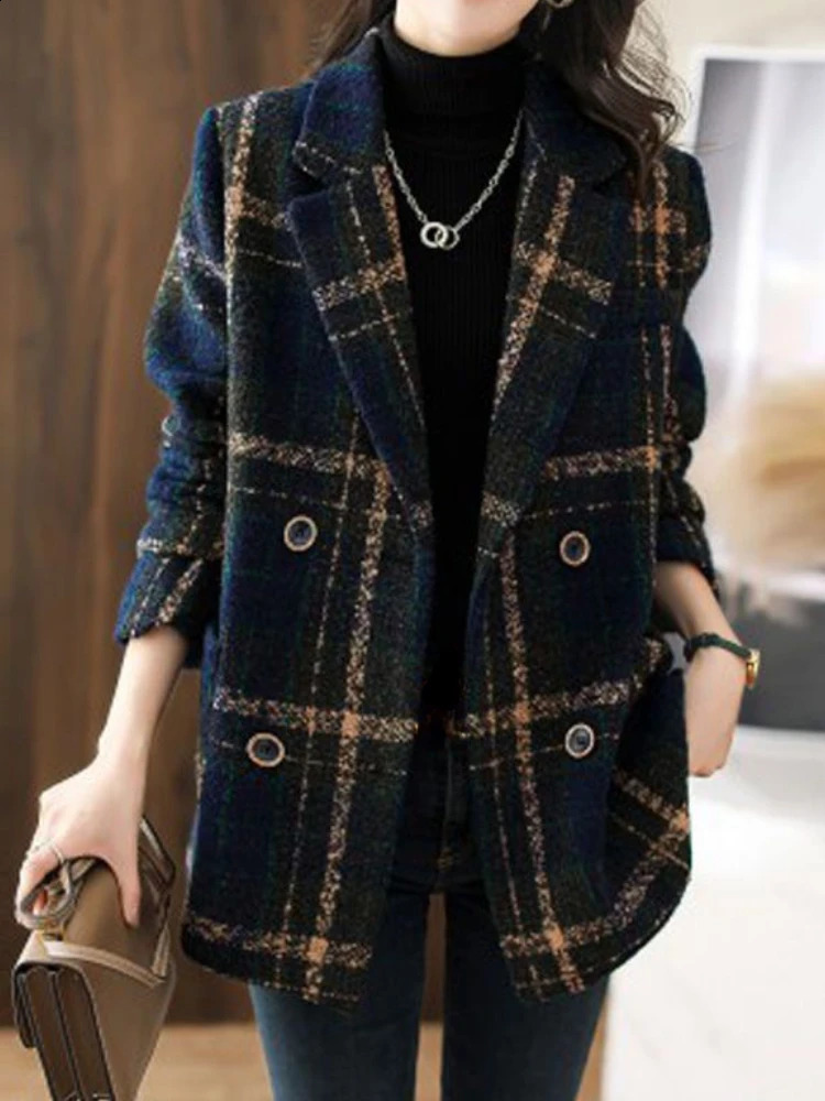 Retro womens winter coat with collar and double chest fashion jacket checkered patchwork wool 240826