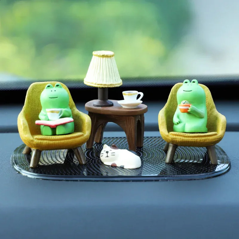 Japanese ZAKKA Frog Car Decoration Cartoon Animal Cat Ornaments Car Interior Decoration Office Table Ornaments 240827