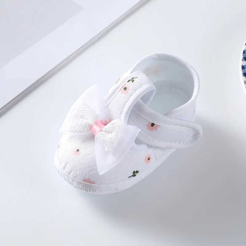Baby girl flower decoration slider a comfortable soft bottom suitable for newborns and infants (0-8 months) M240827