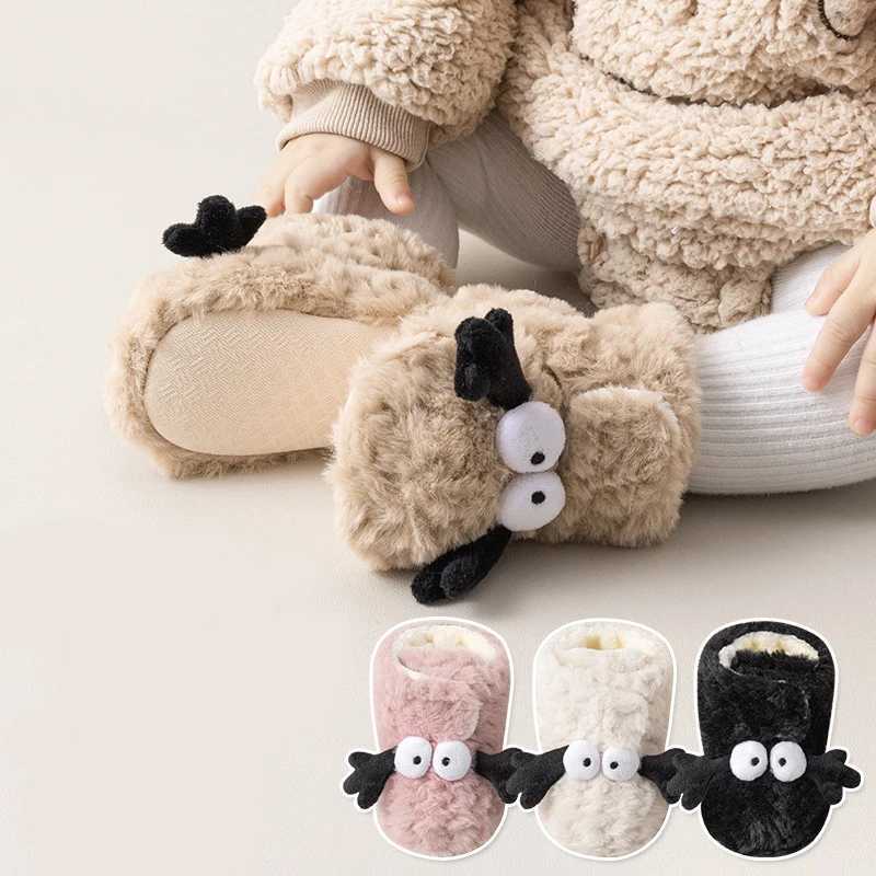 Baby winter shoes for girls boys newborns baby crib casual baby plush fluffy barefoot walking shoes childrens boots toddler supplies M240827