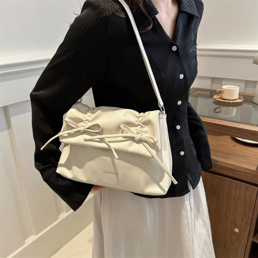 Trendy Bow Shoulder Bag Handbag Casual Messenger Bag Underarm Bag Daily Commuting Bag PU Business Womens Bag 240827