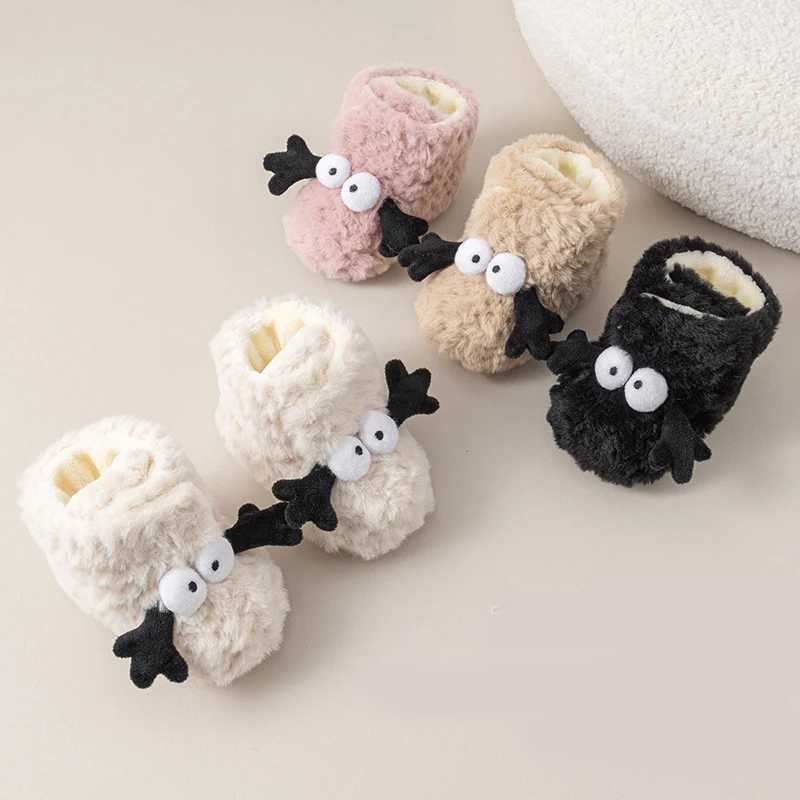 Baby winter shoes for girls boys newborns baby crib casual baby plush fluffy barefoot walking shoes childrens boots toddler supplies M240827