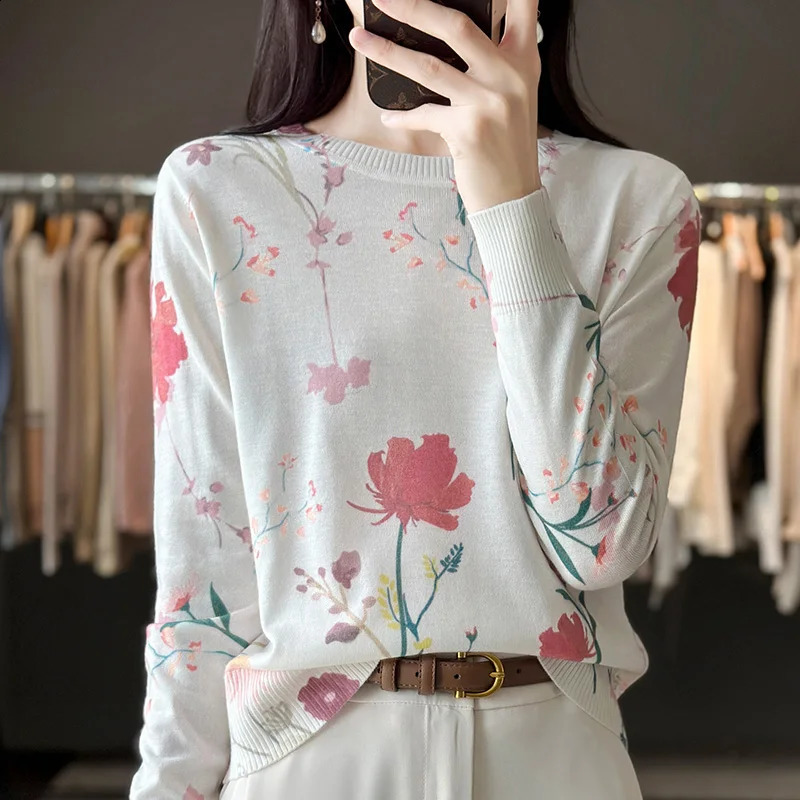 Autumn and Winter Knitted Wool Mulberry Silk Printed Round Neck Sweater Fashion Clown Loose Bottom 240827