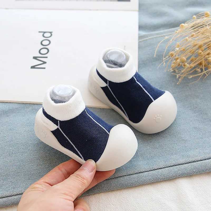 Cartoon childrens shoes with animal patterns anti slip silicone soles baby floor socks breathable and casual cotton baby boys and girls shoes M240827