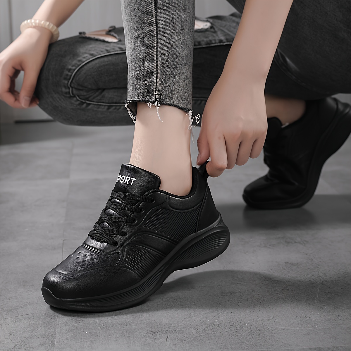 Stylish waterproof all-season low-top sneakers for women - versatile and comfortable outdoor lace-up shoes