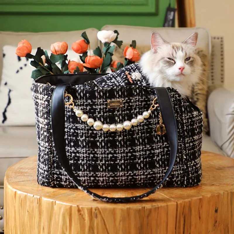 Luxury design pet carrier puppy tote bag outdoor dog accessories pet tote bagX240827