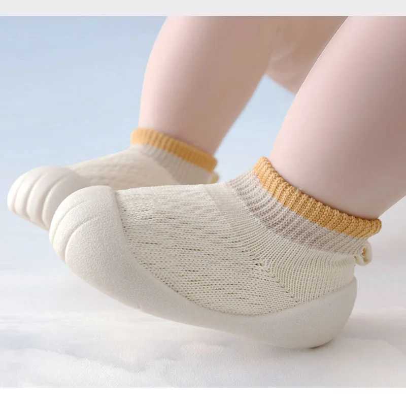 Baby Socks and Shoes Autumn New Anti slip Childrens Soft soled Shoes Socks Baby Boys and Girls Floor Childrens Walking Shoes Socks M240827