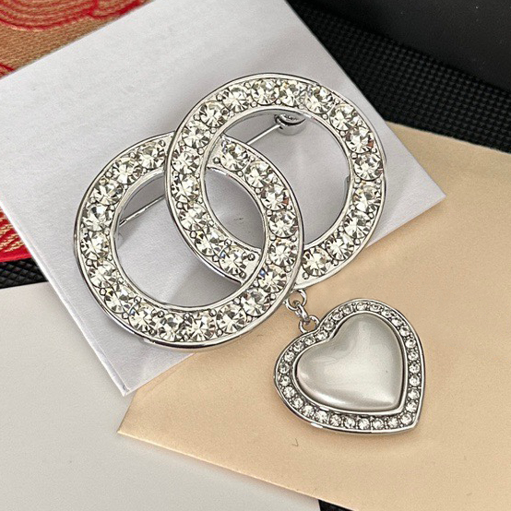 Womens Brooches Letter Designer 18k Brooch Gold Plated Silver Inlay Crystal Jewelry Designer Letter Charm Pin Marry Wedding Party Gift Accessorie