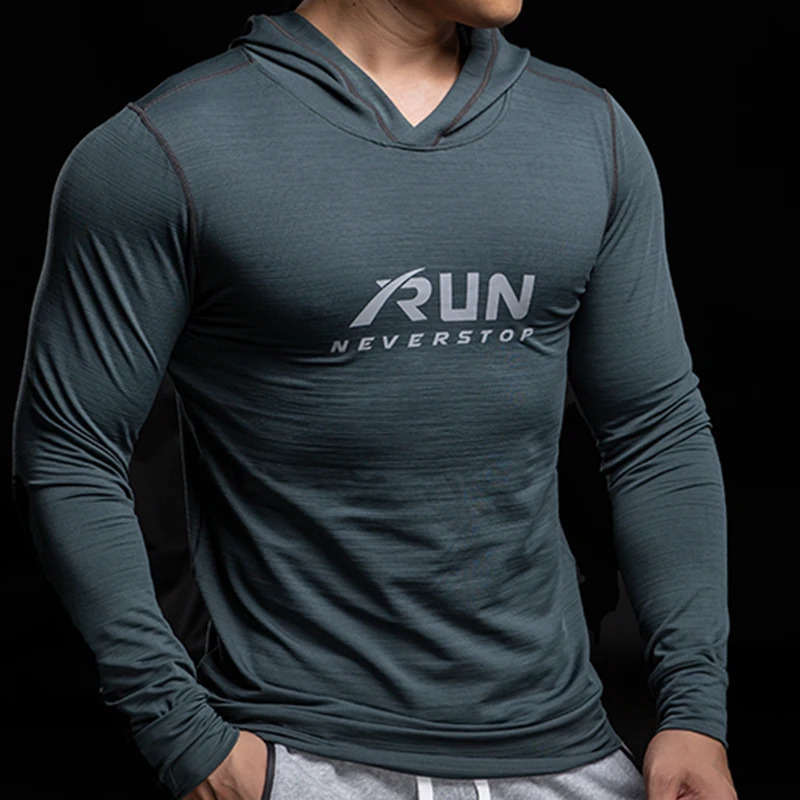 Gym mens Tshirt long sleeved slim fit top elastic sports fitness autumn and winter comfortable breathable quick drying hoodie 240827