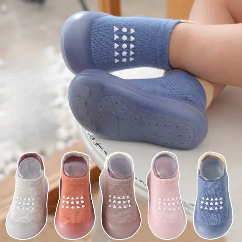 1 pair of Combed Cotton newborn baby boy and girl shoes anti slip and breathable childrens soft soled shoes baby walking and toddler shoes M240827