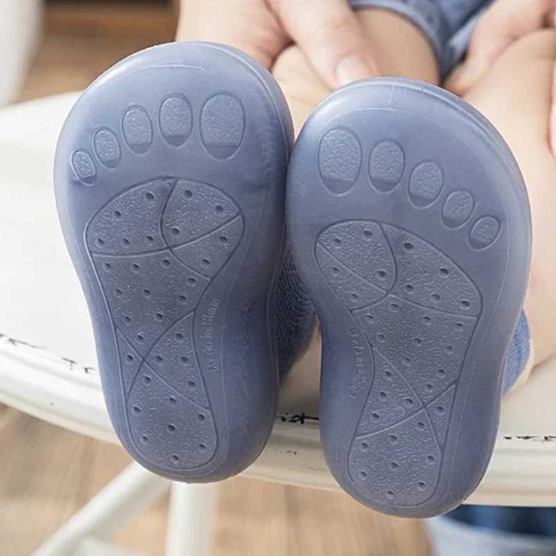 1 pair of Combed Cotton newborn baby boy and girl shoes anti slip and breathable childrens soft soled shoes baby walking and toddler shoes M240827