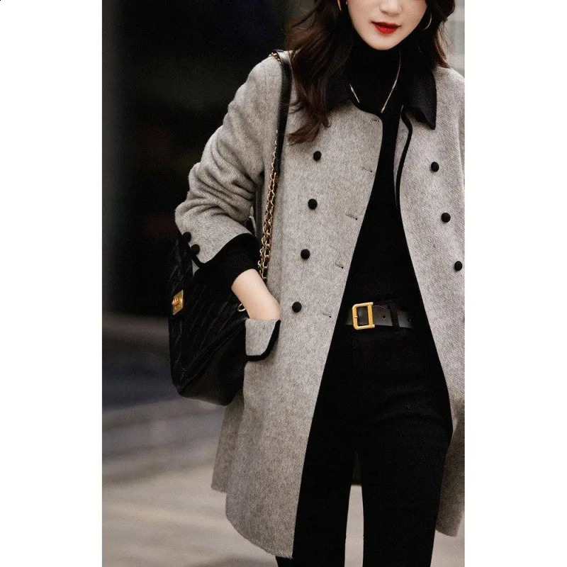 Autumn Womens AutumnWinter Wool Jacket Vintage Long Coat Korean Horn Button Elegant Thick Windproof Machine 240826