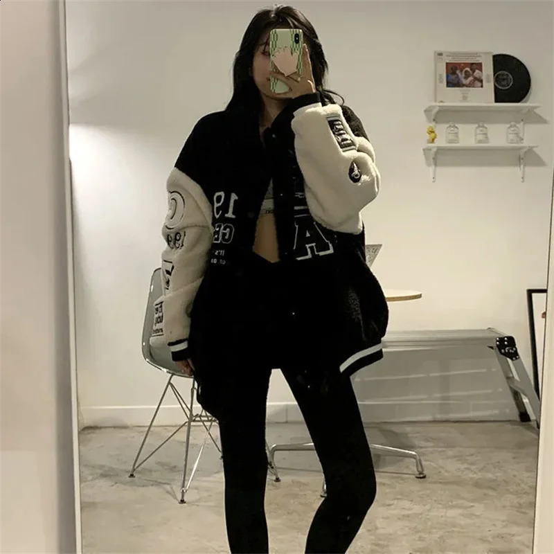 Lamb Plush Baseball Uniform Autumn And Winter Wild Korean Loose And Fluffy BF Wind Jacket Womens Short Jacket Trend 240827