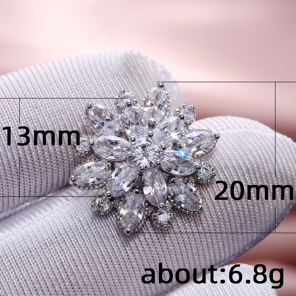 Luxury Designer Cubic Zirconia Flower Stud Earrings for Women 18K Real White Gold Plated Sparkling Austrian Crystal Earrings Diamond Earrings Wedding 