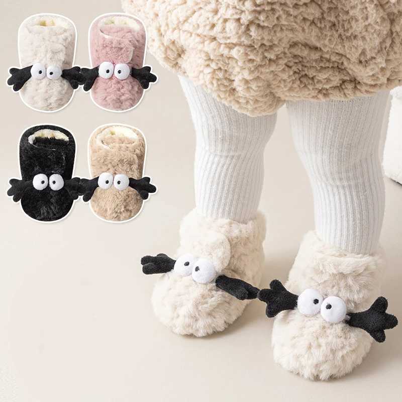 Baby winter shoes for girls boys newborns baby crib casual baby plush fluffy barefoot walking shoes childrens boots toddler supplies M240827