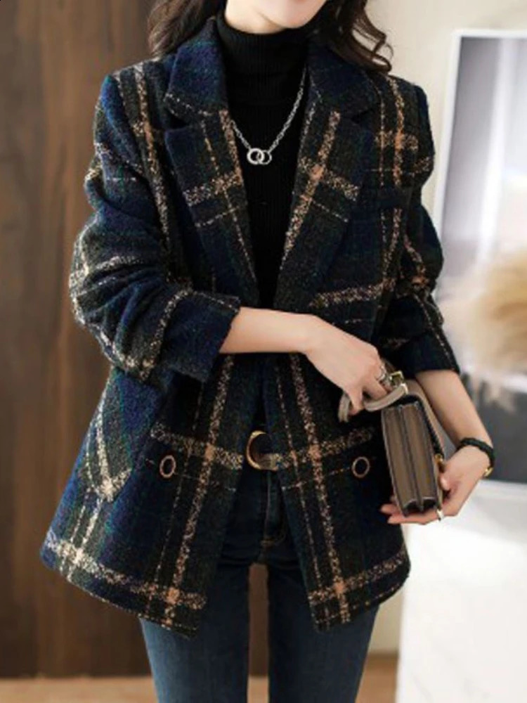 Retro womens winter coat with collar and double chest fashion jacket checkered patchwork wool 240826