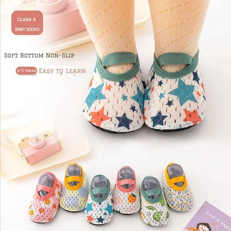 Baby anti slip socks cute childrens slides warm baby crib floor shoes for newborns with rubber soles suitable for children aged 0-24 months boys and t