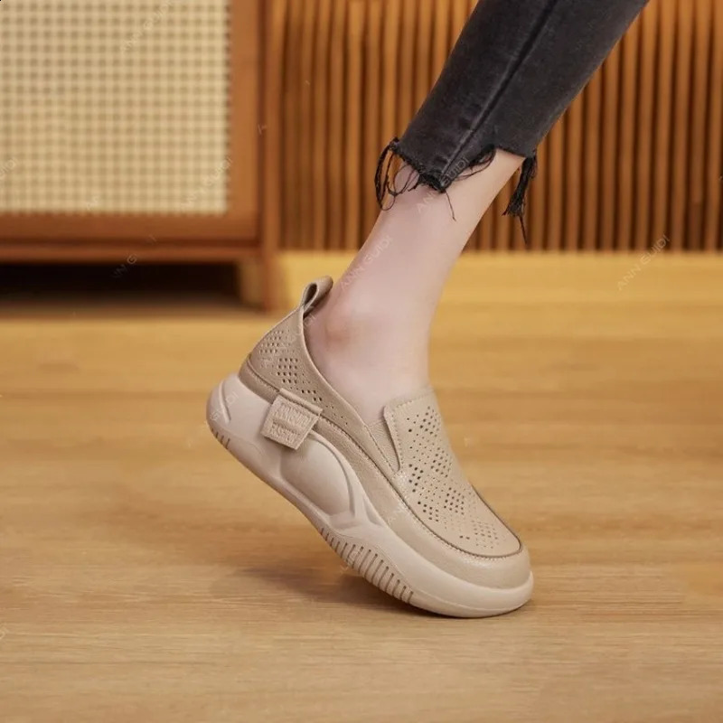 Womens platform shoes casual skate shoes fashionable Loafers womens sports shoes Chaussure soft soled womens Loafers D254 240827