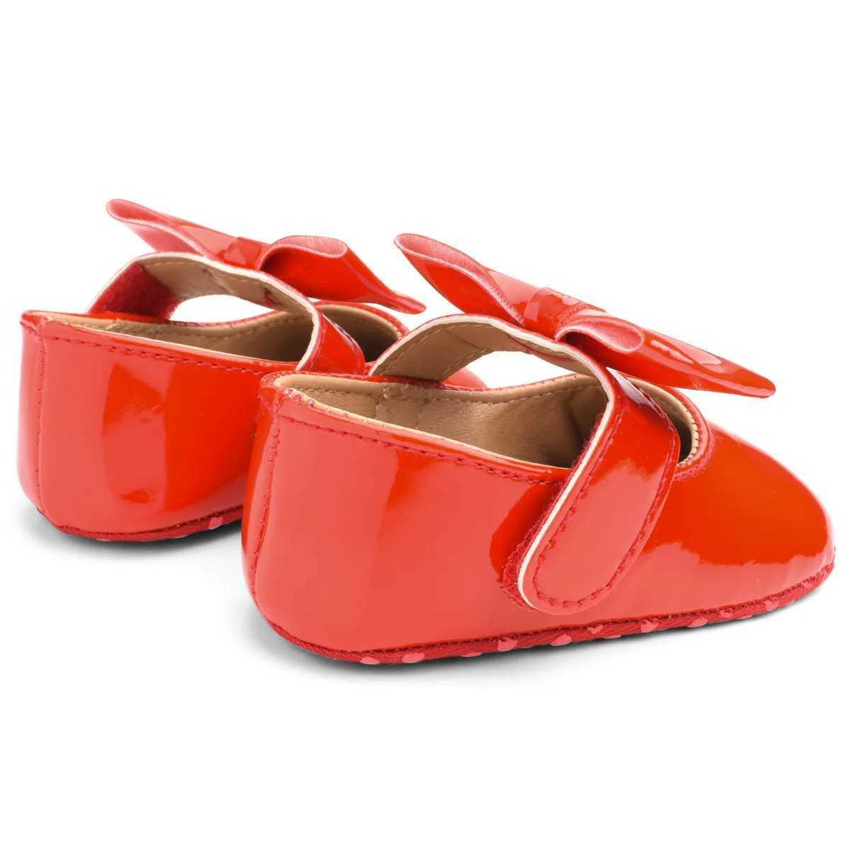 Newly born baby shoes patented leather buckle first mover bow red black white soft sole non slip baby shoes M240827