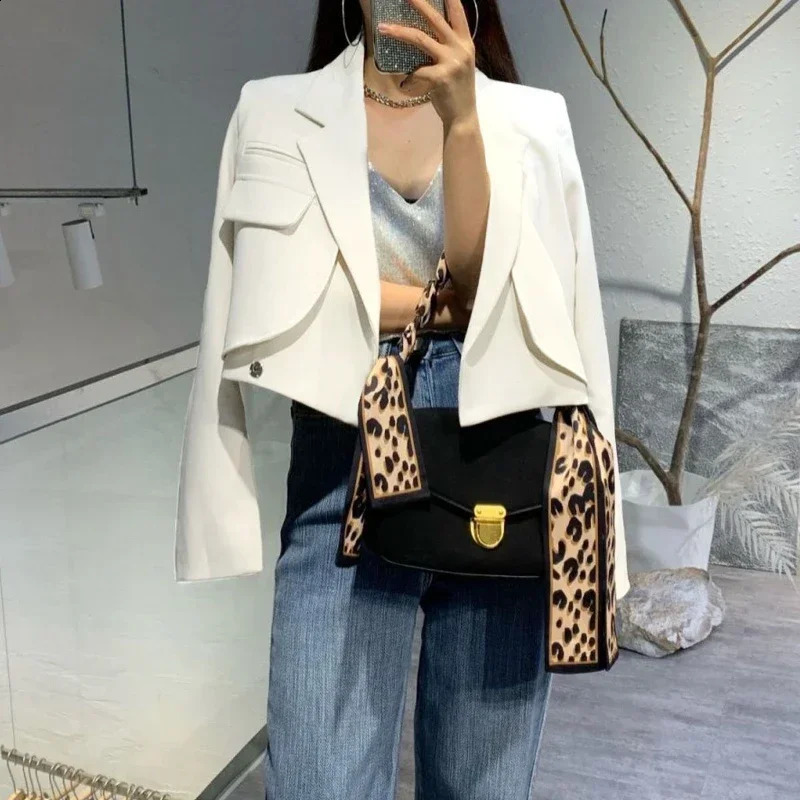 Crop Black Short Clothing Womens Blazers Female Coats and Jackets White Outerwear Youthful Woman Clothes Korean Fashion Bring 240826