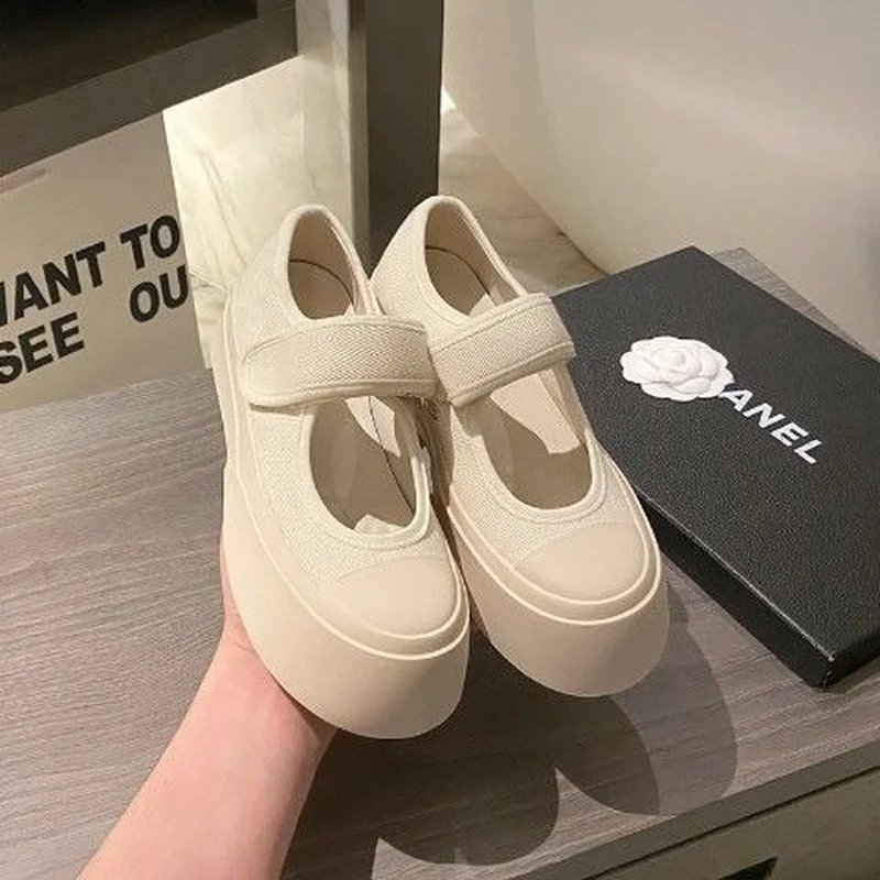 French womens shoes hook and loop casual platform fashionable comfortable simple hundred style daily girl Mary Jane retro shoes 240827