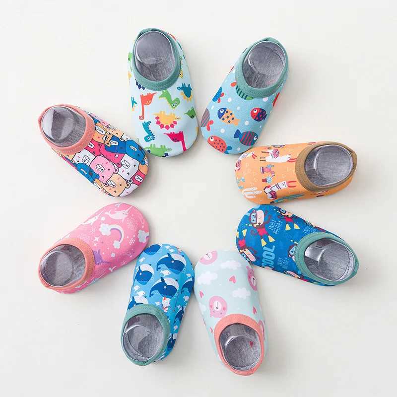 Baby anti slip socks cute childrens slides warm baby crib floor shoes for newborns with rubber soles suitable for children aged 0-24 months boys and t