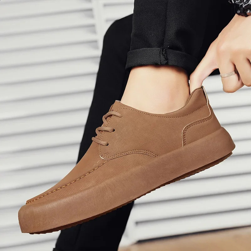 Mens Lightweight Work Shoes Chef Anti Slip Wear Resistant Waterproof Sports Shoes Flat Thick Outdoor Travel Leisure Shoes 240826