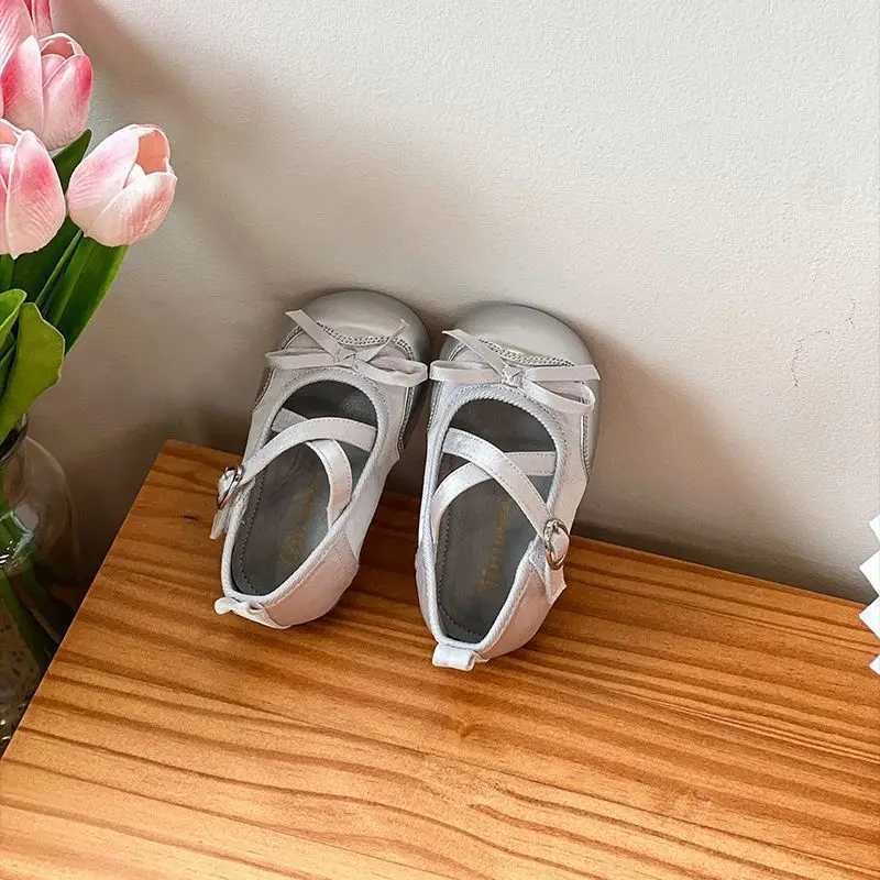 Princess girl shoes childrens leather shoes new fashion cross belt casual apartment soft Mary Jane wedding shoes M240827