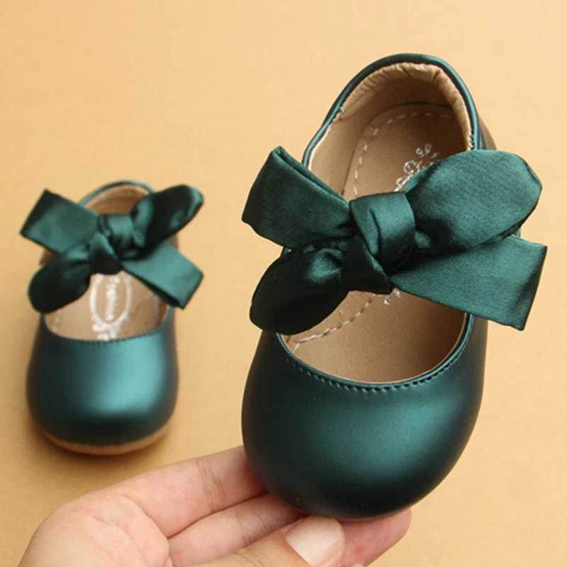 Chinese style bow knot baby newborn baby toddler baby baby crib shoes Pram soft sole pre traveler anti slip baby shoes M240827