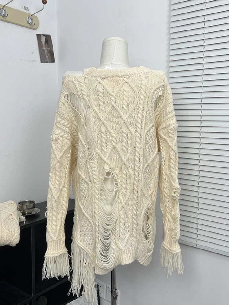 Autumn and winter womens retro gothic long sleeved Baddie style skydiving Harajuku sweater hole tassel shirt oversized Y2K streetwear 240826