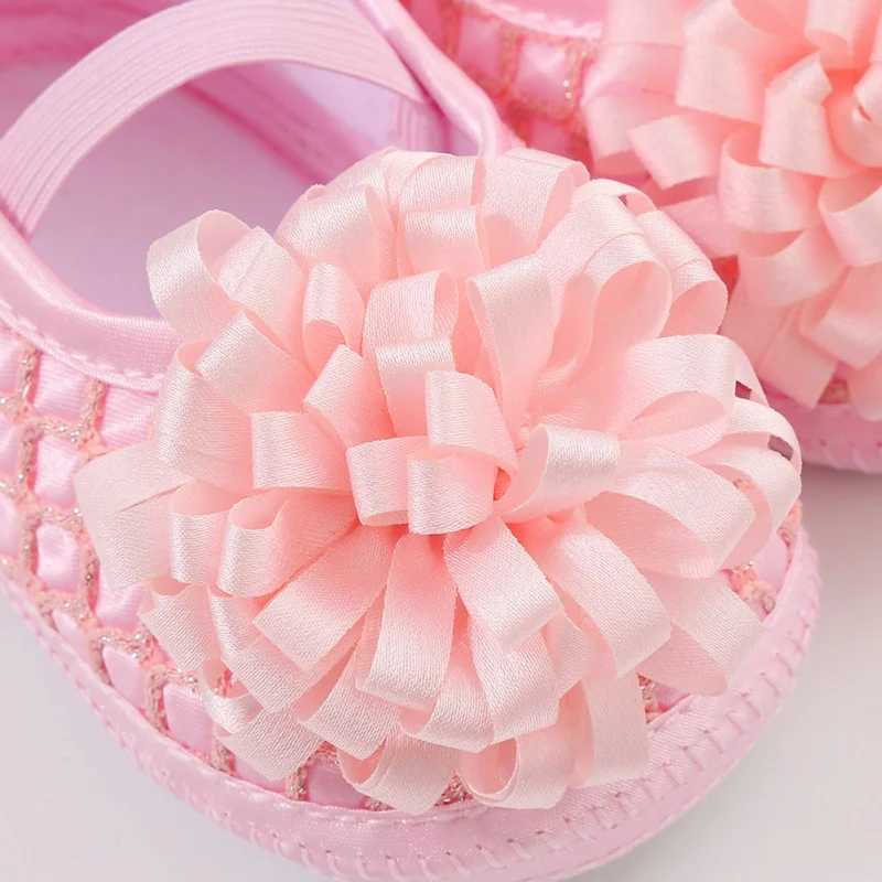 Baby womens shoes princess fashion ribbon flower baby soft sole first walker 0-1 year old baby Christmas shoes M240827