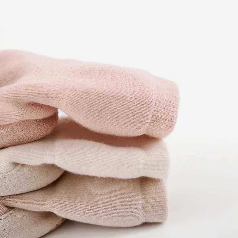 1 pair of newborn socks shoes Korean fashion bow anti slip floor calf socks shoes baby girls autumn and winter cotton first step traveler M240827