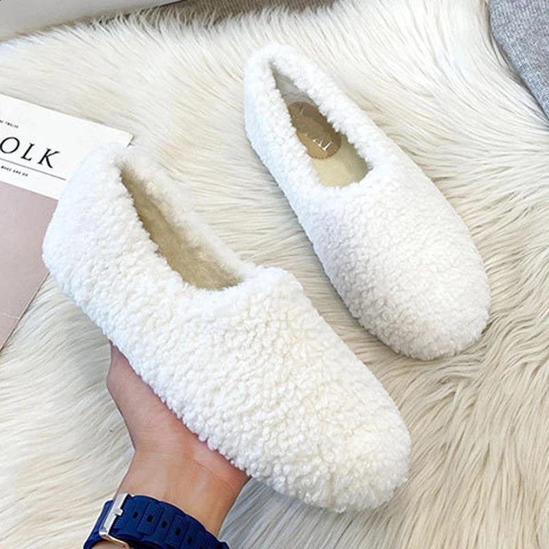 Plus Size 34-43 White Lambswool Loafers Womens Winter Cotton Shoes Warm Plush Mocassines Drone Womens Daily Woolen Leather Apartment 240827