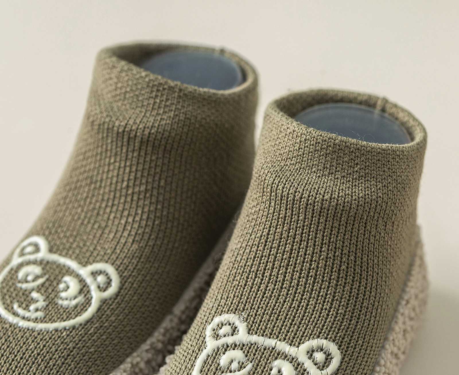 Baby and toddler barefoot socks shoes baby boys and girls anti slip shoes spring and summer soft soled sports shoes childrens first walker M240827
