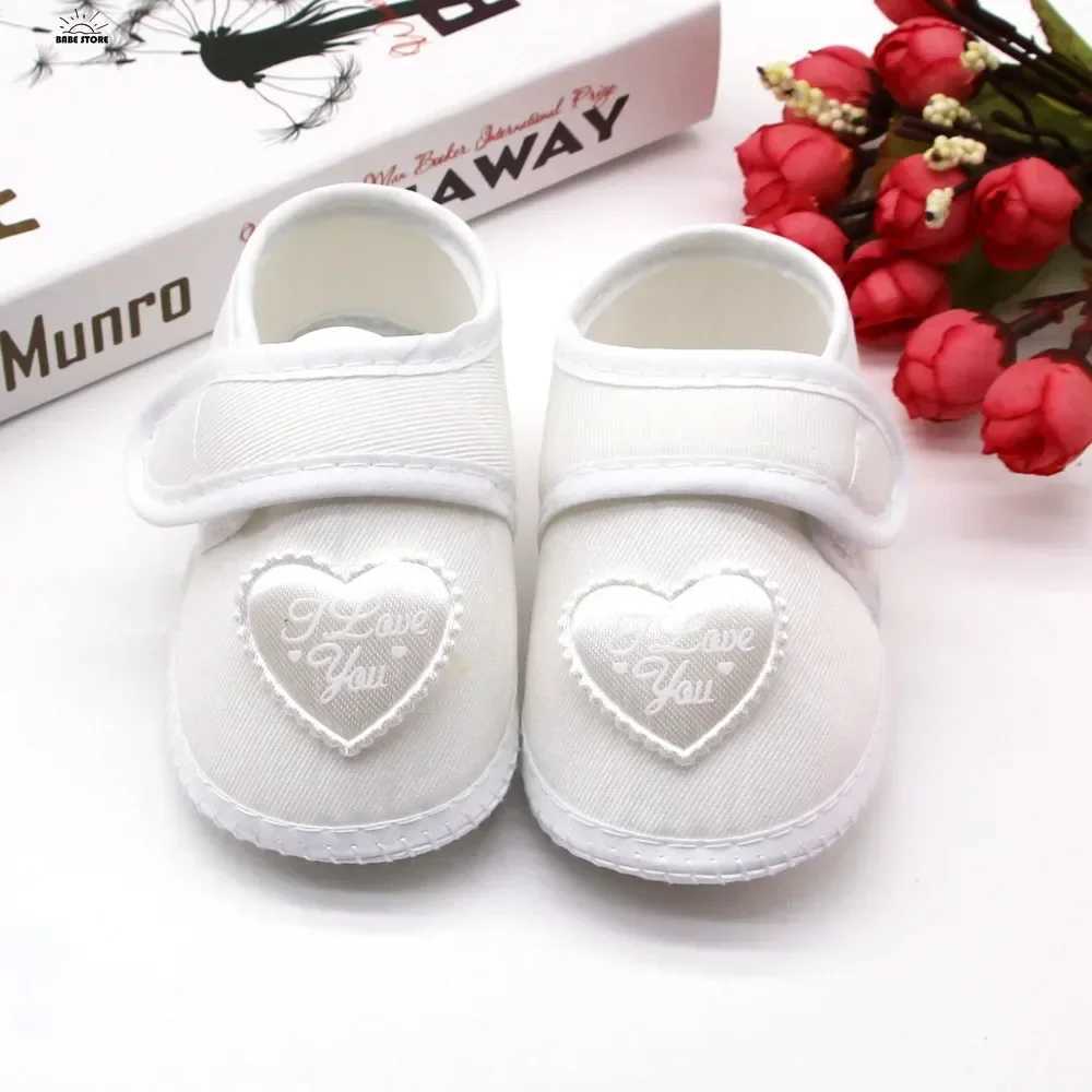 1 pair of spring autumn babys first walking baby girl boy anti slip shoes heart-shaped newborn anti slip shoes 0-18 months old M240827
