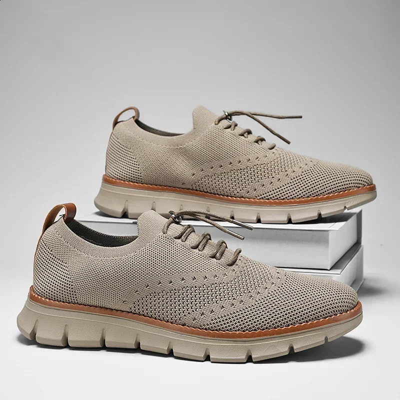 Mens canvas shoes with soft soles casual breathable and comfortable sliding sleeves mens cloth shoes Oxford sneakers 240827