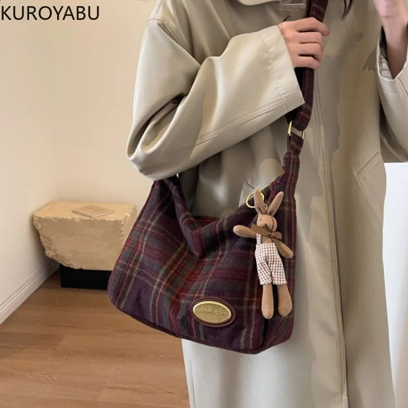 Women Handbag Large Capacity Plush Shoulder Bags Plaid Pattern Tote Bag Vintage Fashion Shopping Underarm Bag Bolsos De Mujer 240827