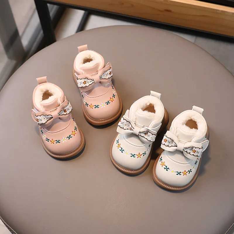 Zapatos Ni a Plush First Walking Shoes Winter New Style 0-3 Year Old Baby Shoes Warm Cotton Shoes Soft soled Leather Shoes Cute Short Boots M240827