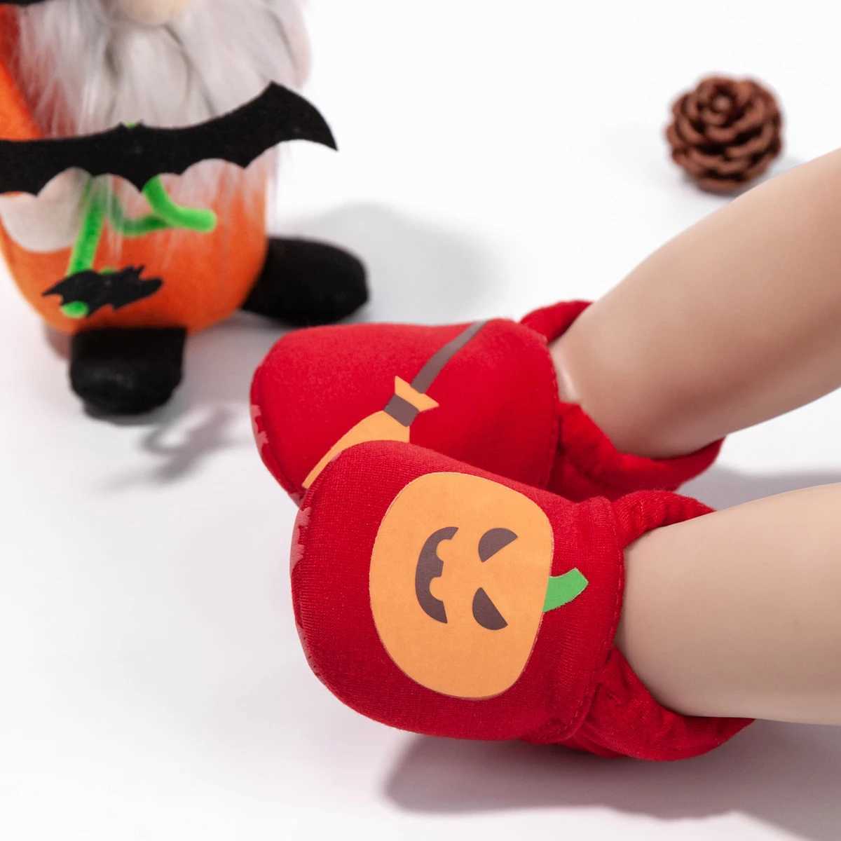 Baby shoes Halloween pumpkin alphabet not easy to take off shoes night light soft sole first walk baby crib shoes newborn M240827