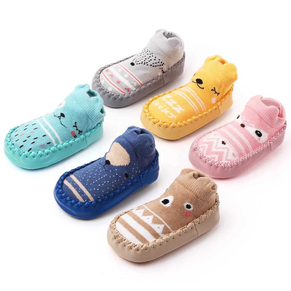 Newly born baby socks with rubber sole baby girl boy shoes spring and autumn baby floor socks non slip soft sole M240827