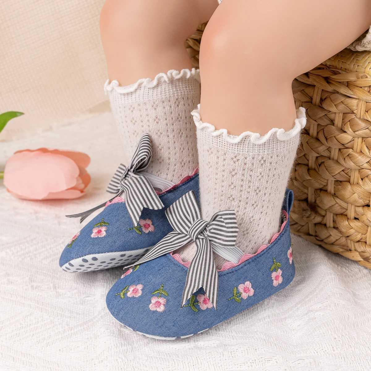 KIDSUN Bow Princess Shoes Newborn Baby Shoes Comfortable Cotton Casual Soft Bottom First Pair Embroidered Walking Shoes M240827