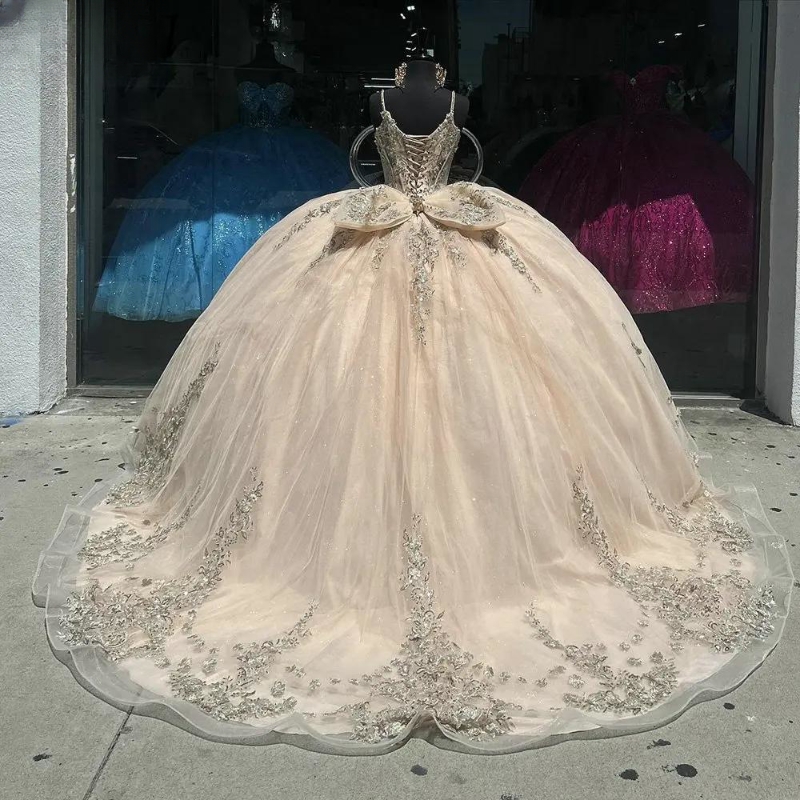 Champagne Shiny Spaghetti Straps Bow Ball Gown Quinceanera Dresses Appliques Lace Beading Vestidos De 15 Anos Sweet 16 Dress