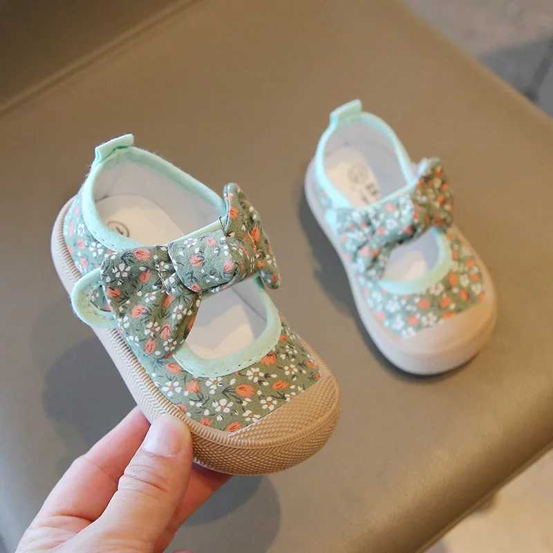 Zapatillas baby walking shoes cute girls canvas shoes autumn new breathable baby shoes soft soled childrens sports shoes baby supplies M240827
