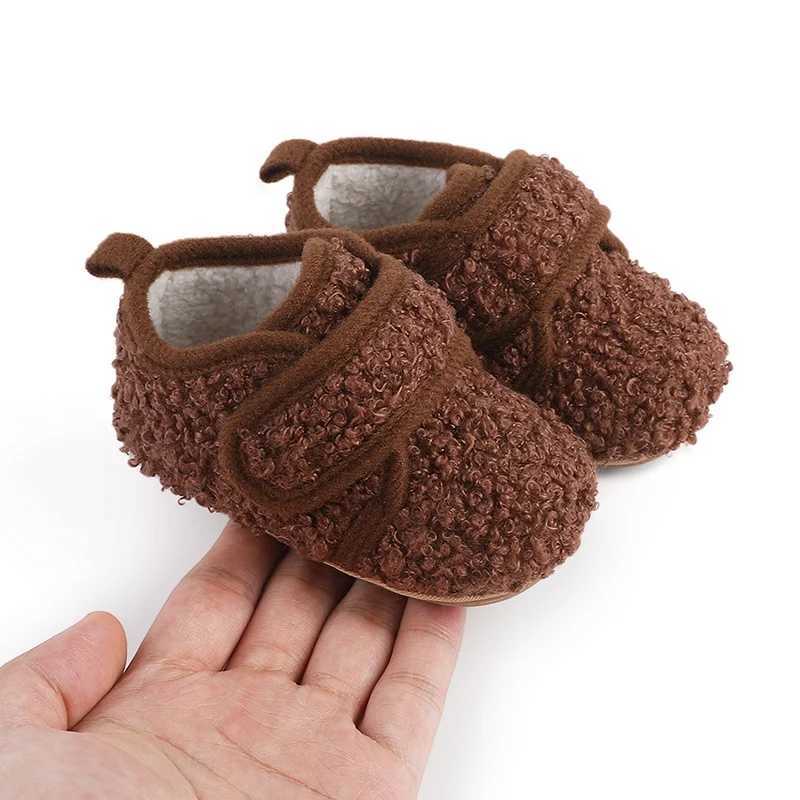 Autumn and Winter Warm Baby Boots Baby Plush Soft Wool First Step Walker Plush Thick Shoes Freshman Non slip Shoes M240827