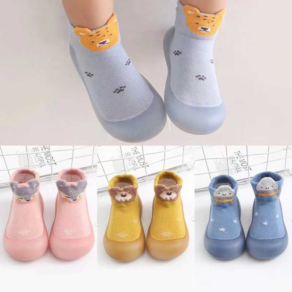 Baby shoes cute and comfortable baby soft soled socks anti slip newborn shoes for indoor use safe for all seasons the first step for pedestrians M2408