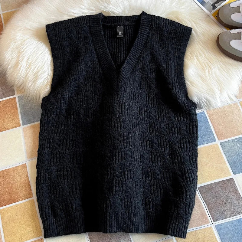 Warm Fashionable Twisted Stripe Mens Sweater High Quality Mens Casual Solid Color Vest Cotton Soft Yarn Fabric V Neck Clothing 240826