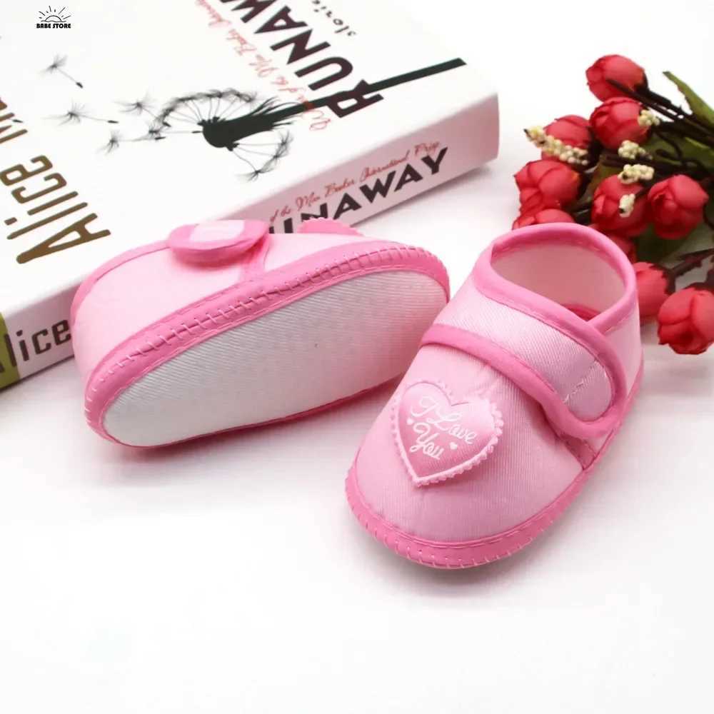 1 pair of spring autumn babys first walking baby girl boy anti slip shoes heart-shaped newborn anti slip shoes 0-18 months old M240827
